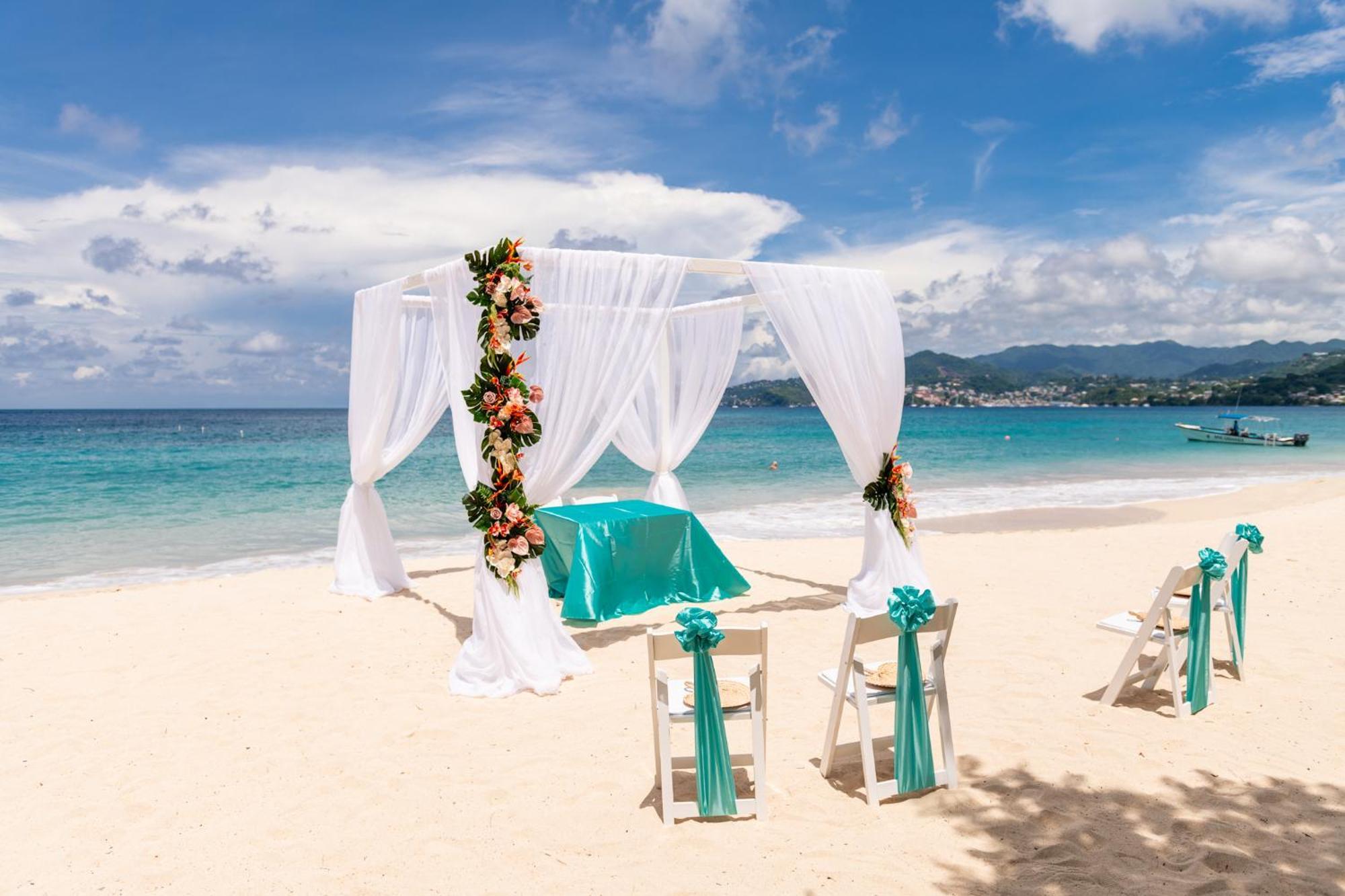 Mount Cinnamon Resort & Beach Club St. George's Екстер'єр фото